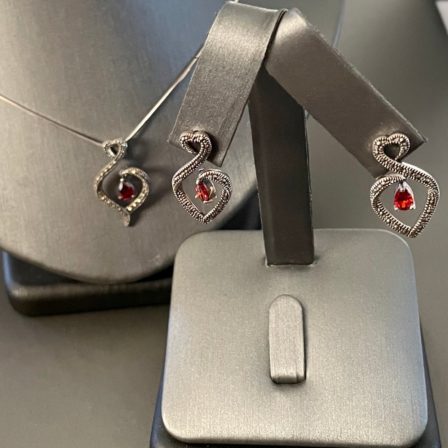 Lady Set Red Stone Sterling Silver