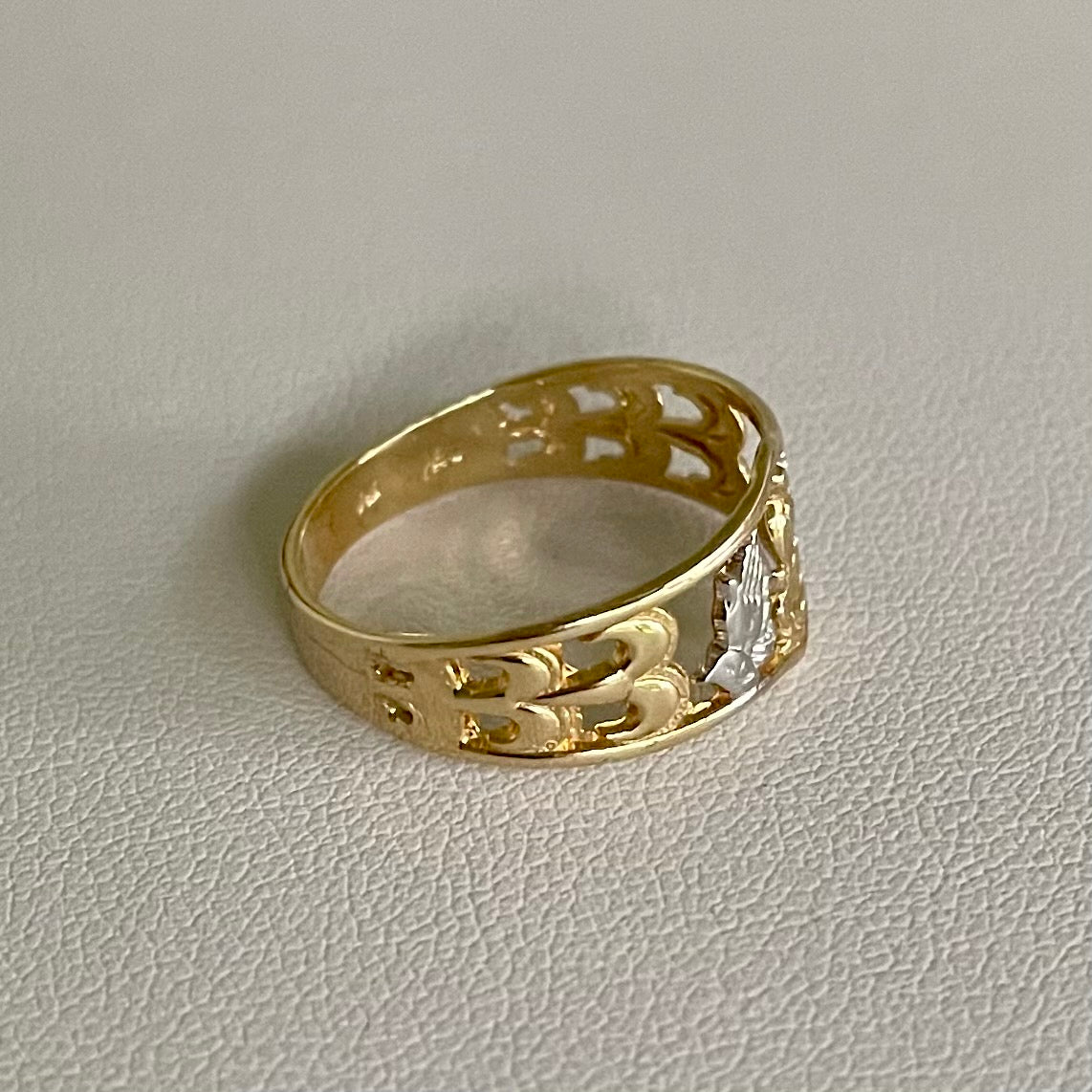 14K Gold Lady ring, praying hands #7.5