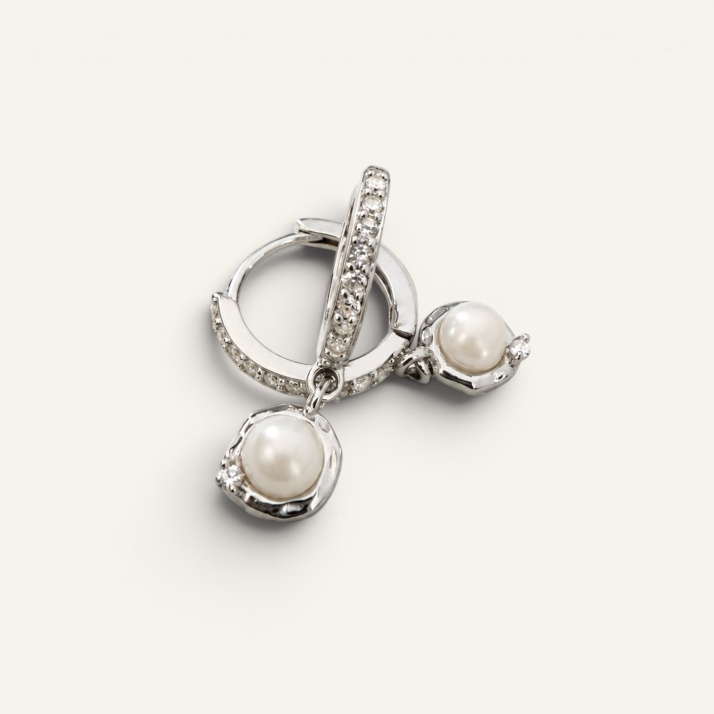 Élan Pearl Hoop Earrings