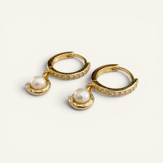 Élan Pearl Hoop Earrings
