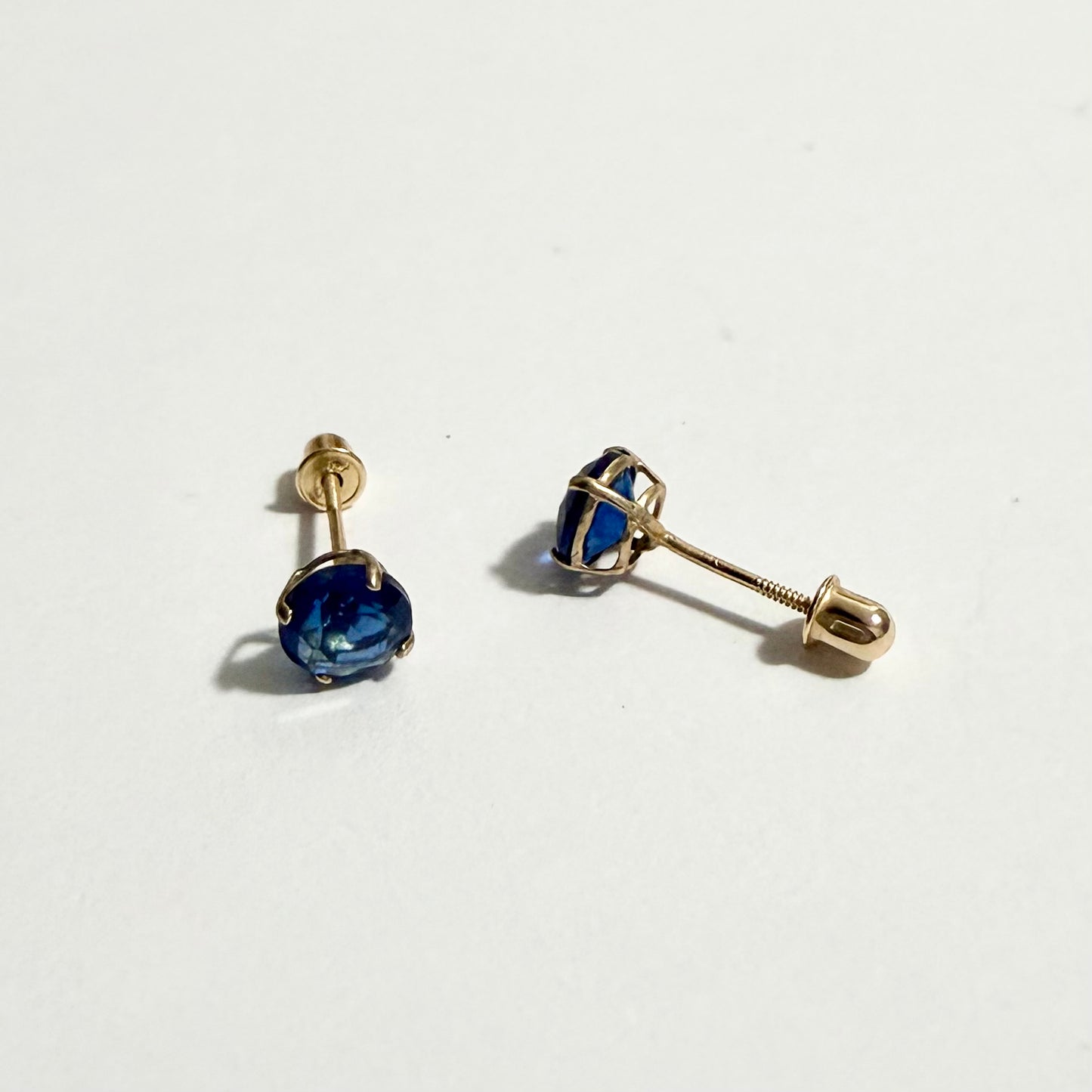 Essential Stud Earrings (5 mm)