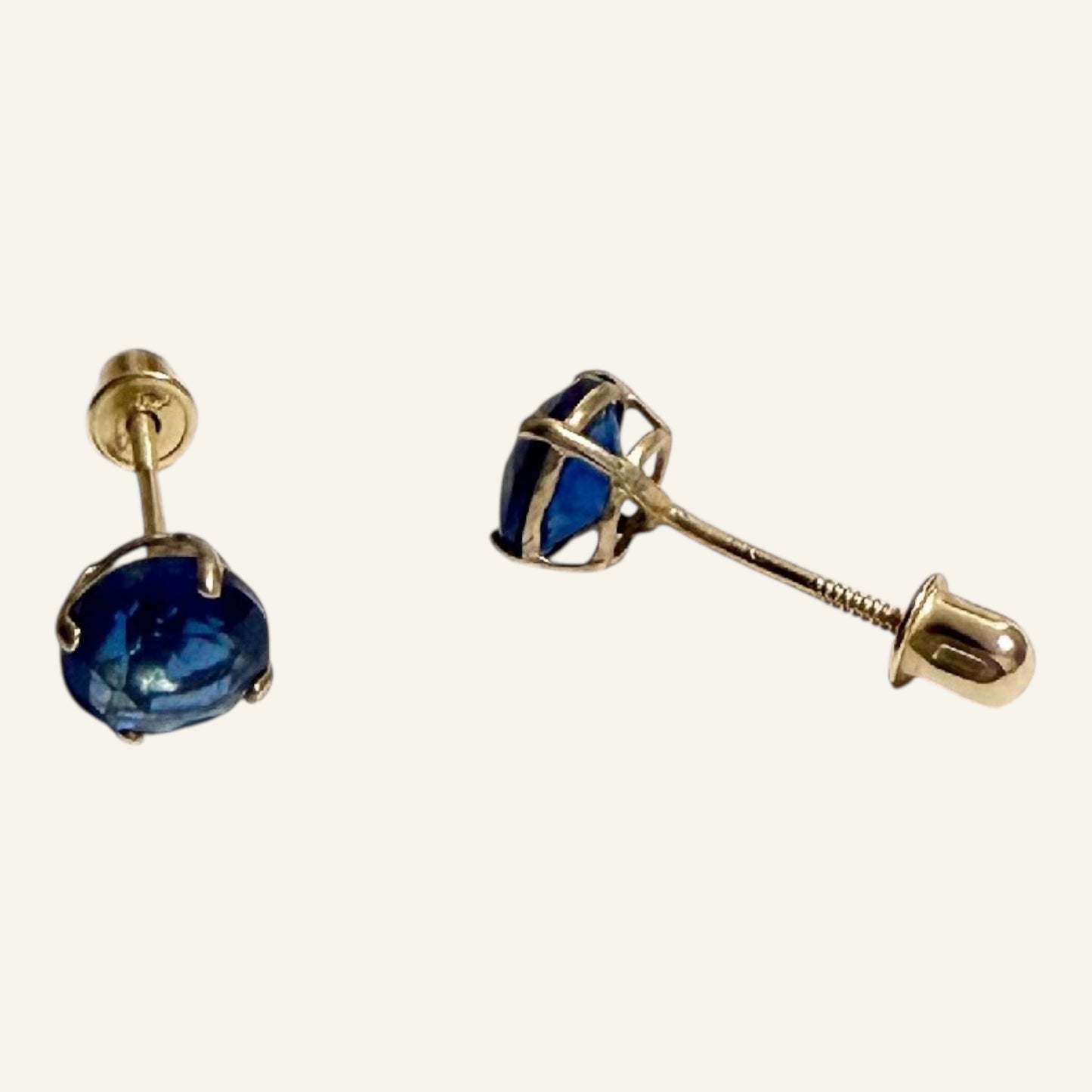 Essential Stud Earrings -5 mm