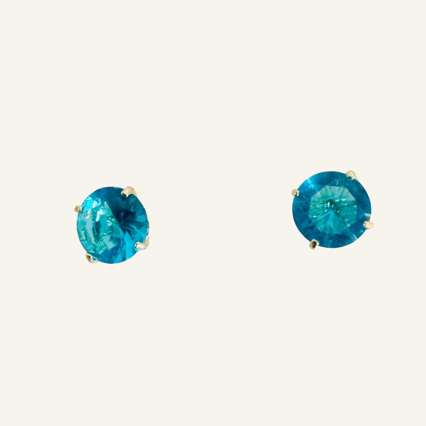 Essential Stud Earrings -5 mm