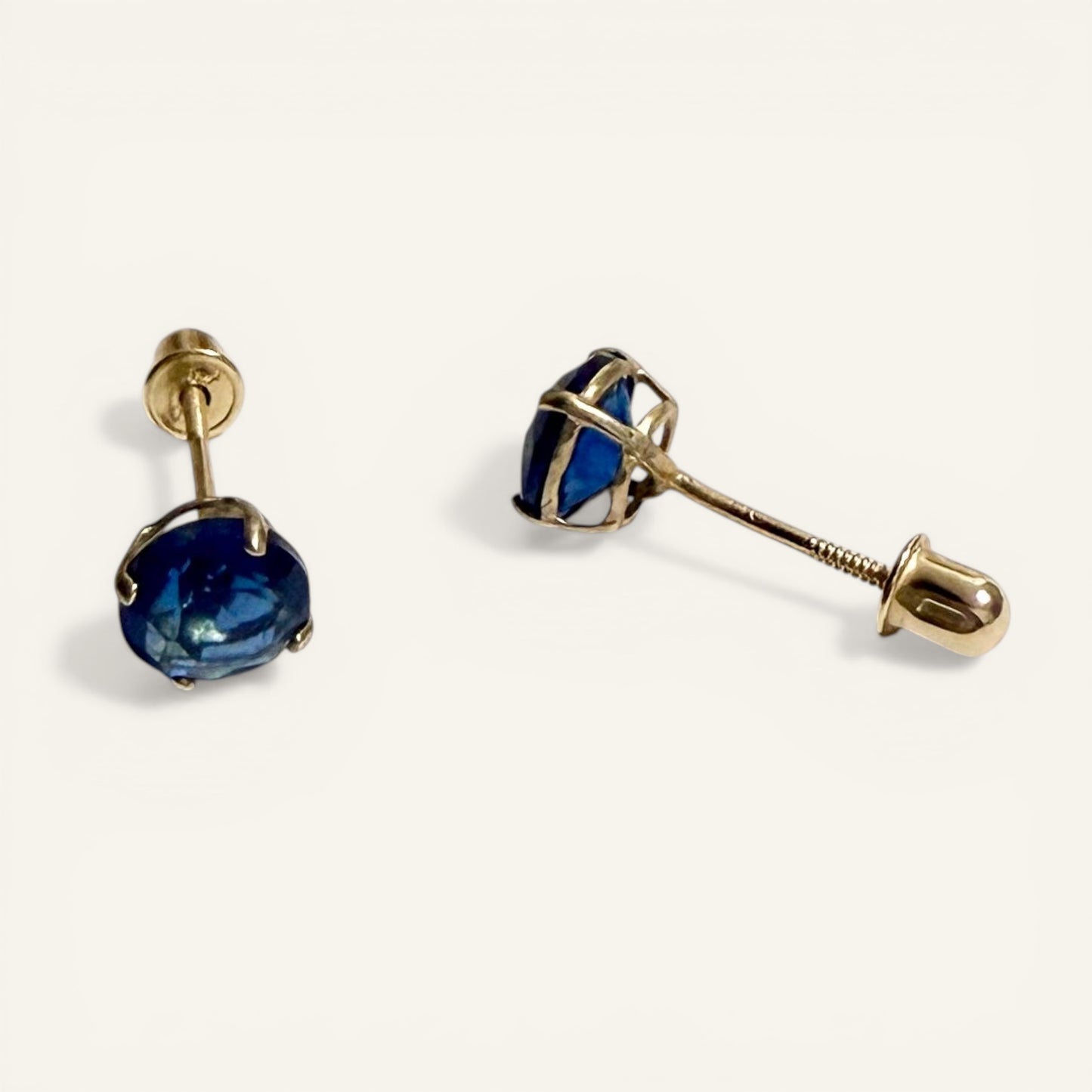 Essential Stud Earrings -5 mm