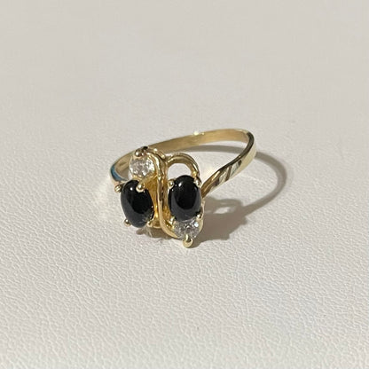 14K Ring 2 black stones #7.5