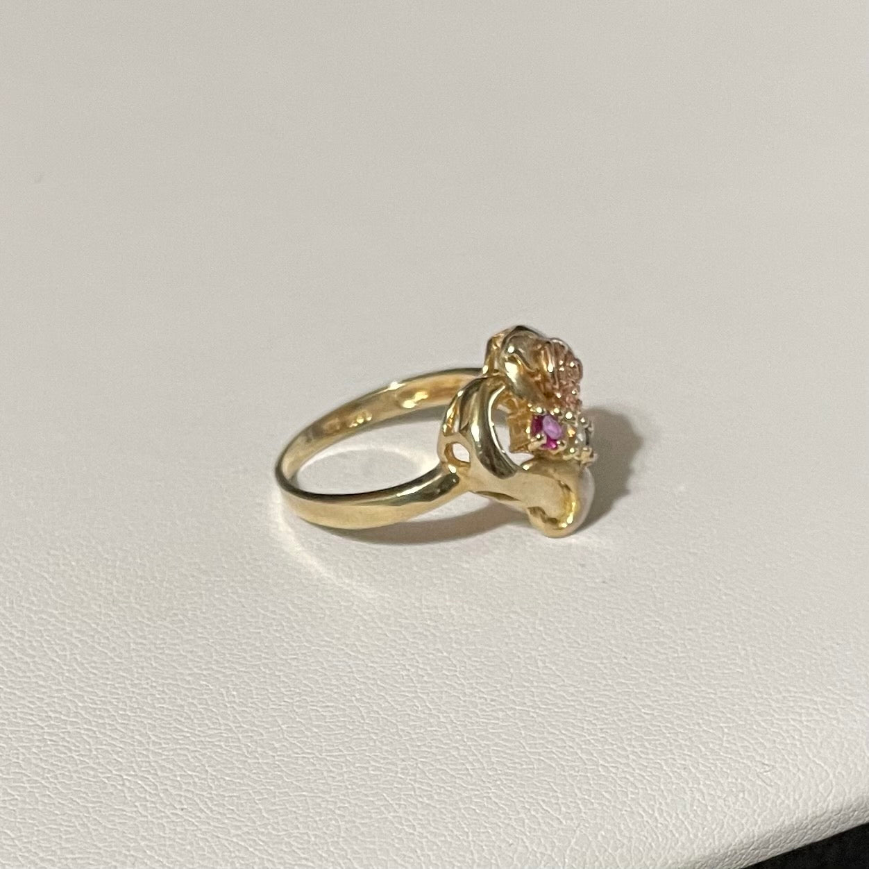 14K Gold ring 3-stone heart #7